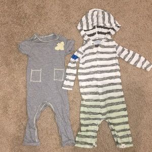 (Boundle) Two Burt’s  Bees Baby pjs